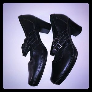 Clark’s artisan black Mary Jane heel